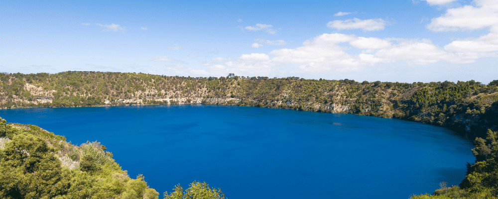 Beautiful lake of Mount Gambier, one of our favourite florist locastions for beautiful flower delivery across Mount Gambier.