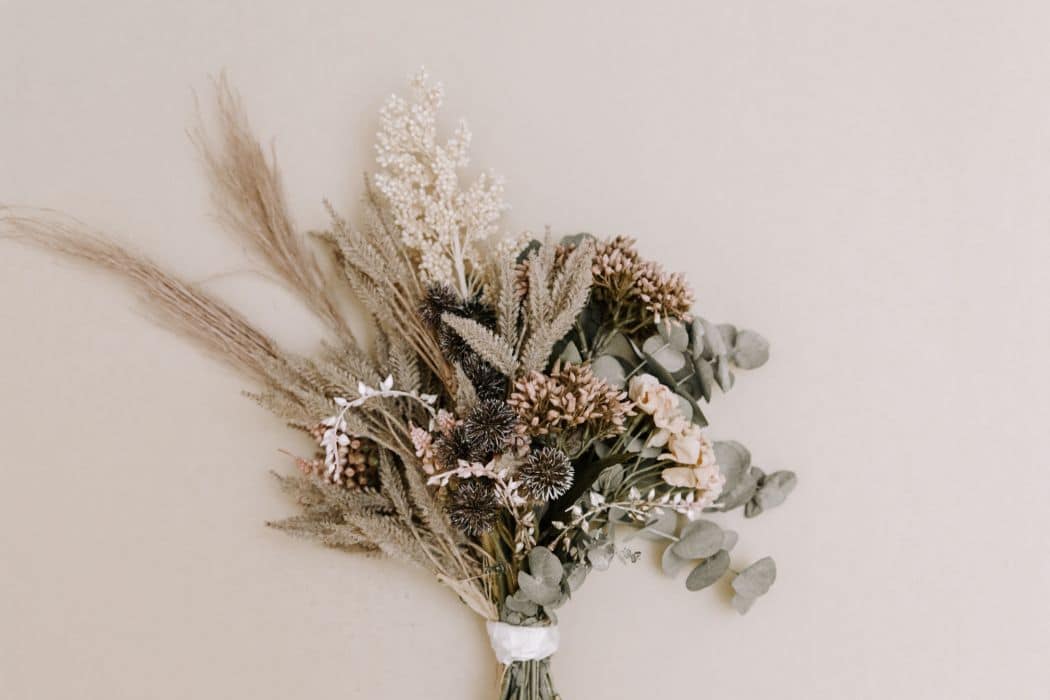 25 Creating Dried Flower Arrangements | DIY Guide The Flower Company